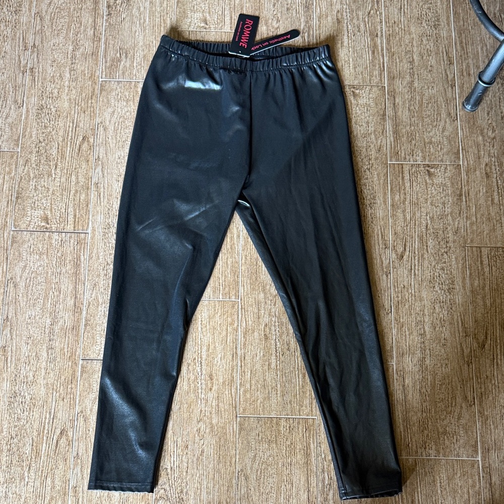 ROMWE Black Faux Leather women leggings cropped